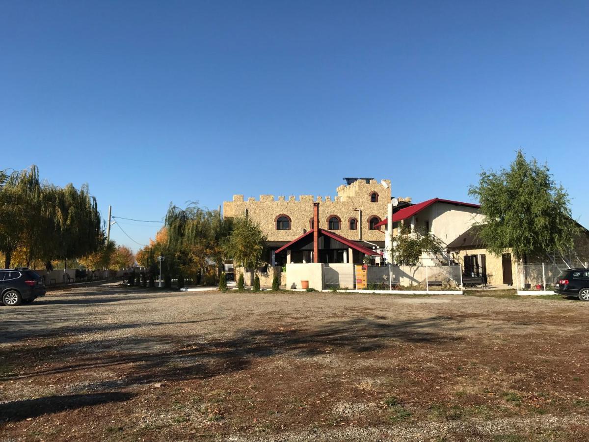 Hotel Royal Castle Pascani Exterior foto